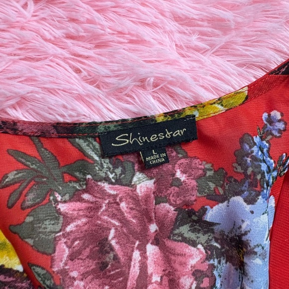 Red Floral Cropped Flowy Short Sleeve Top - Picture 5 of 6